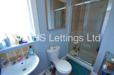 Thumbnail photo of 5 Bedroom Mid Terraced House in 44 Hartley Avenue, Leeds, LS6 2LP