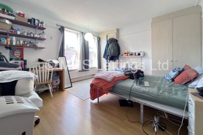 Thumbnail photo of 5 Bedroom Mid Terraced House in 135 Ash Road, Leeds, LS6 3HD