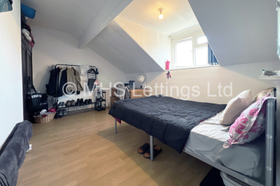 Thumbnail photo of 5 Bedroom Mid Terraced House in 135 Ash Road, Leeds, LS6 3HD
