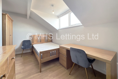 Thumbnail photo of 6 Bedroom Mid Terraced House in 137 Ash Road, Leeds, LS6 3HD