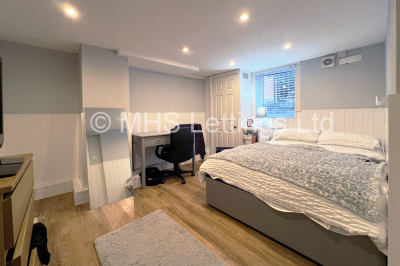 Thumbnail photo of 5 Bedroom Mid Terraced House in 139 Ash Road, Leeds, LS6 3HD