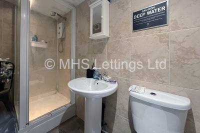 Thumbnail photo of 1 Bedroom Apartment in 4a Talbot Mount, Leeds, LS4 2PF