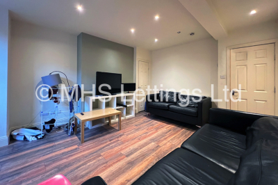 Thumbnail photo of 4 Bedroom Mid Terraced House in 32 Bennett Road, Leeds, LS6 3HN