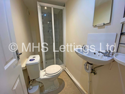 Thumbnail photo of 3 Bedroom Mid Terraced House in 34 Beechwood Mount, Leeds, LS4 2NQ