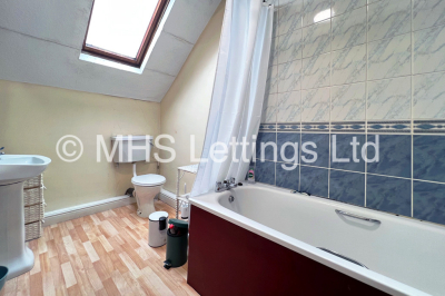 Thumbnail photo of 6 Bedroom Mid Terraced House in 8 Regent Park Avenue, Leeds, LS6 2AU