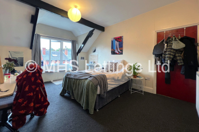 Thumbnail photo of 6 Bedroom Mid Terraced House in 8 Regent Park Avenue, Leeds, LS6 2AU