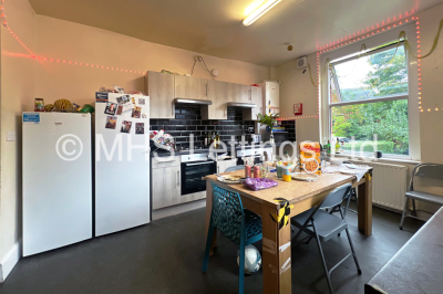 Thumbnail photo of 6 Bedroom Mid Terraced House in 8 Regent Park Avenue, Leeds, LS6 2AU
