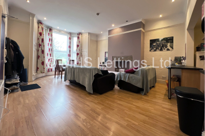 Thumbnail photo of 2 Bedroom Ground Floor Flat in Flat 1, 239 Hyde Park Road, Leeds, LS6 1AG