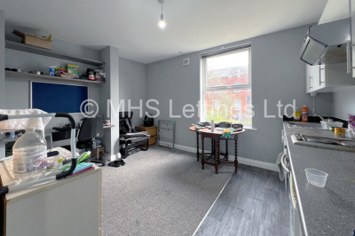 Thumbnail photo of 1 Bedroom Bedsit in Studio 5, 4 Midland Road, Leeds, LS6 1BQ
