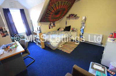 Thumbnail photo of 1 Bedroom Mid Terraced House in Double Room, 15 Hessle View, Leeds, LS6 1ER