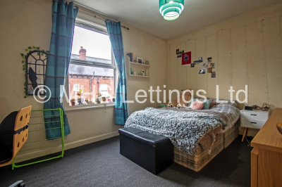 Thumbnail photo of 1 Bedroom Mid Terraced House in Double Room, 4 Ashville Terrace, Leeds, LS6 1LZ