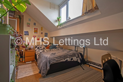 Thumbnail photo of 1 Bedroom Mid Terraced House in Double Room, 4 Ashville Terrace, Leeds, LS6 1LZ