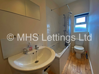 Thumbnail photo of 6 Bedroom Detached House in 7 Pearson Terrace, Leeds, LS6 1HZ