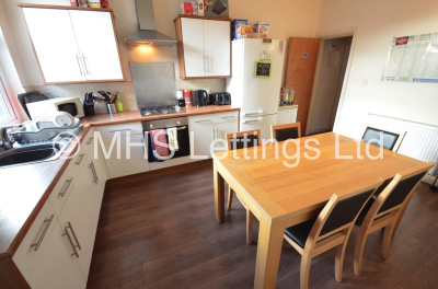 Thumbnail photo of 6 Bedroom Detached House in 7 Pearson Terrace, Leeds, LS6 1HZ