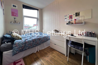 Thumbnail photo of 6 Bedroom Detached House in 7 Pearson Terrace, Leeds, LS6 1HZ