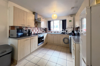 Thumbnail photo of 3 Bedroom End Terraced House in 23 Kendal Lane, Leeds, LS3 1AS