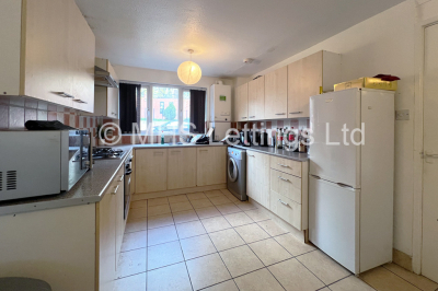 Thumbnail photo of 3 Bedroom End Terraced House in 23 Kendal Lane, Leeds, LS3 1AS