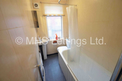 Thumbnail photo of 4 Bedroom Mid Terraced House in 41 Manor Drive, Leeds, LS6 1DD