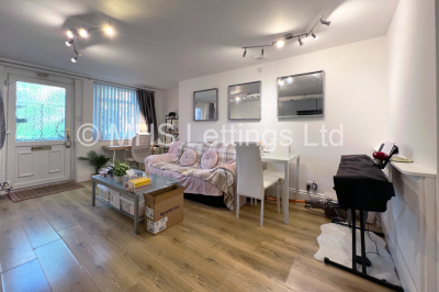Thumbnail photo of 1 Bedroom Flat in Flat 9, 67 Clarendon Road, Leeds, LS2 9DR