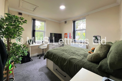 Thumbnail photo of 2 Bedroom Mid Terraced House in 40 Ash Grove, Leeds, LS6 1AY