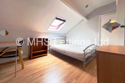 Thumbnail photo of 4 Bedroom End Terraced House in 1 Quarry Place, Leeds, LS6 2JT