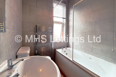 Thumbnail photo of 4 Bedroom End Terraced House in 1 Quarry Place, Leeds, LS6 2JT
