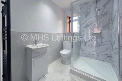 Thumbnail photo of 3 Bedroom Detached House in 73 Armley Ridge Road, Leeds, LS12 3PE