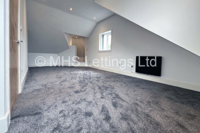 Thumbnail photo of 3 Bedroom Detached House in 73 Armley Ridge Road, Leeds, LS12 3PE