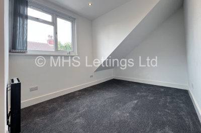 Thumbnail photo of 3 Bedroom Detached House in 73 Armley Ridge Road, Leeds, LS12 3PE