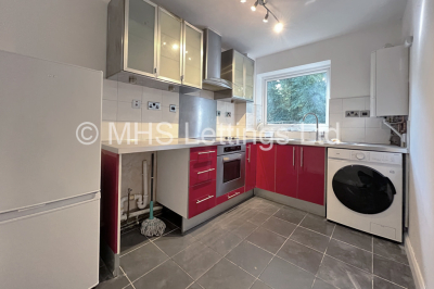 Thumbnail photo of 2 Bedroom Apartment in 10 Grosvenor Park Gardens, Leeds, LS6 2PL