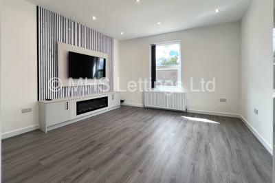 Thumbnail photo of 1 Bedroom Shared House in Double Room, 161 Cardigan Road, Leeds, LS6 1LJ