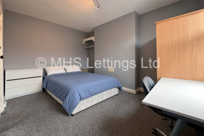 Thumbnail photo of 3 Bedroom Mid Terraced House in 19 Pearson Grove, Leeds, LS6 1JB