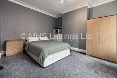 Thumbnail photo of 3 Bedroom Mid Terraced House in 19 Pearson Grove, Leeds, LS6 1JB