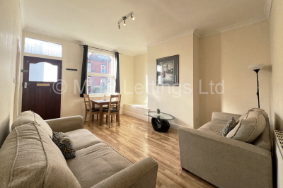 14 Bankfield Terrace, Leeds, LS4 2RE