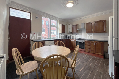 Thumbnail photo of 6 Bedroom Mid Terraced House in 49 Manor Drive, Leeds, LS6 1DD