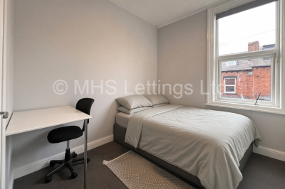Thumbnail photo of 6 Bedroom Mid Terraced House in 9 Norwood Terrace, Leeds, LS6 1EA