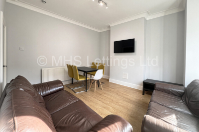 Thumbnail photo of 6 Bedroom Mid Terraced House in 9 Norwood Terrace, Leeds, LS6 1EA