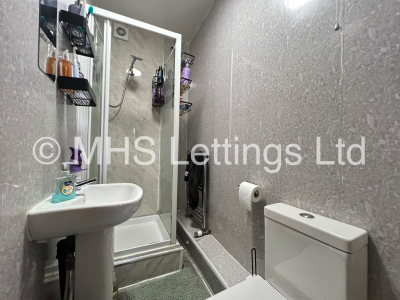 Thumbnail photo of 5 Bedroom Mid Terraced House in 49 Thornville Road, Leeds, LS6 1JY