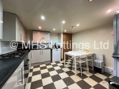 Thumbnail photo of 5 Bedroom Mid Terraced House in 49 Thornville Road, Leeds, LS6 1JY