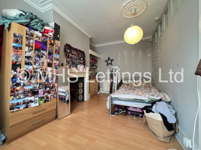 Thumbnail photo of 5 Bedroom Mid Terraced House in 63 Royal Park Avenue, Leeds, LS6 1EZ