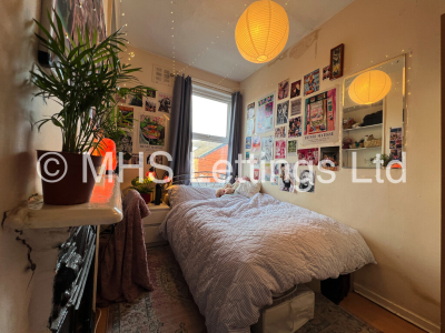 Thumbnail photo of 5 Bedroom Mid Terraced House in 63 Royal Park Avenue, Leeds, LS6 1EZ