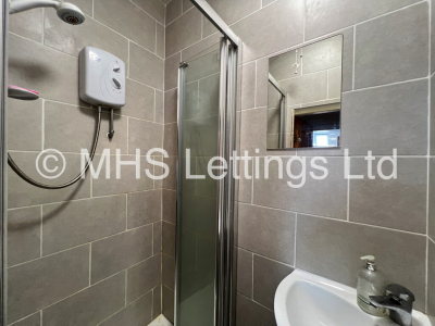 Thumbnail photo of 5 Bedroom Mid Terraced House in 63 Royal Park Avenue, Leeds, LS6 1EZ