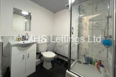 Thumbnail photo of 5 Bedroom Mid Terraced House in 11 Ashville Grove, Leeds, LS6 1LY