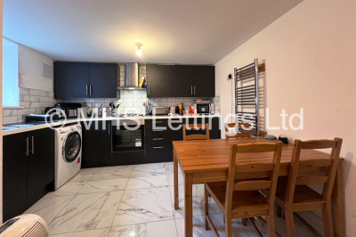 Thumbnail photo of 5 Bedroom Mid Terraced House in 11 Ashville Grove, Leeds, LS6 1LY