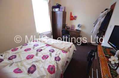 Thumbnail photo of 5 Bedroom Mid Terraced House in 18 Ashville Avenue, Leeds, LS6 1LX