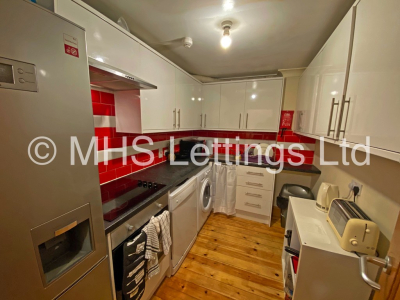 Thumbnail photo of 4 Bedroom Apartment in 2 St. Johns Avenue, Leeds, LS6 1AW