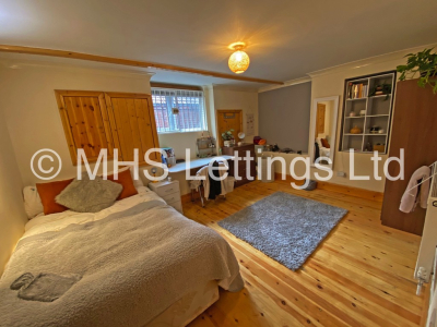 Thumbnail photo of 4 Bedroom Apartment in 2 St. Johns Avenue, Leeds, LS6 1AW