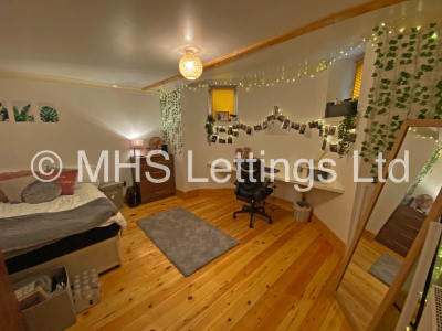 Thumbnail photo of 4 Bedroom Apartment in 2 St. Johns Avenue, Leeds, LS6 1AW