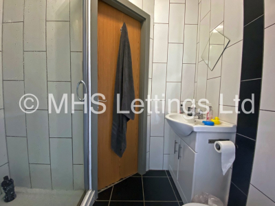 Thumbnail photo of 7 Bedroom End Terraced House in 52 Victoria Road, Leeds, LS6 1DL