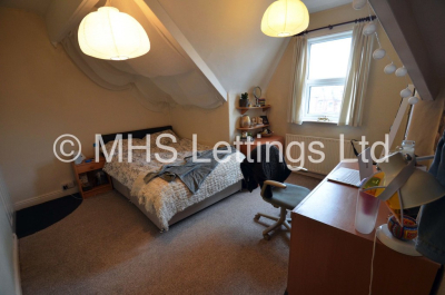 Thumbnail photo of 6 Bedroom Mid Terraced House in 41 Hartley Crescent, Leeds, LS6 2LL